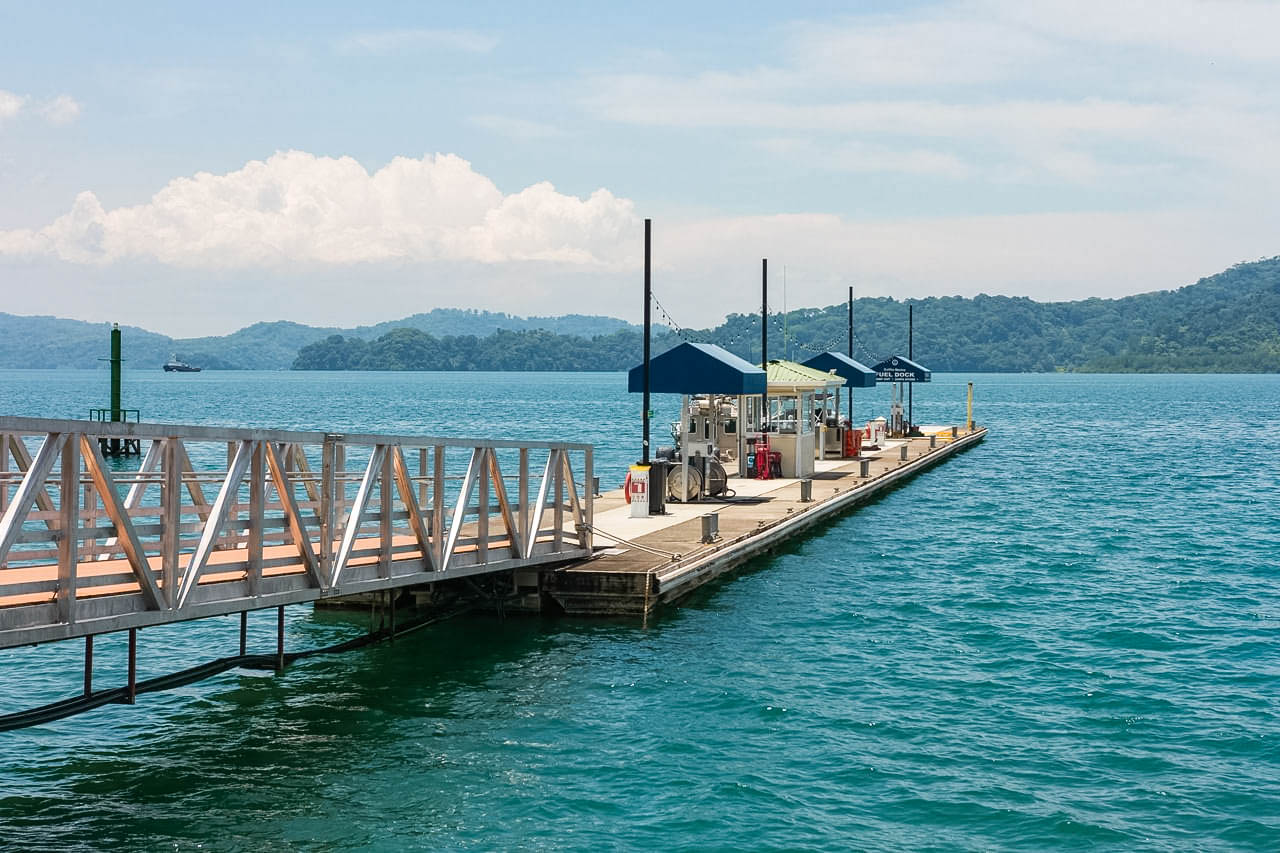 Fuel dock at Marina Bahía Golfito extending over Golfo Dulce